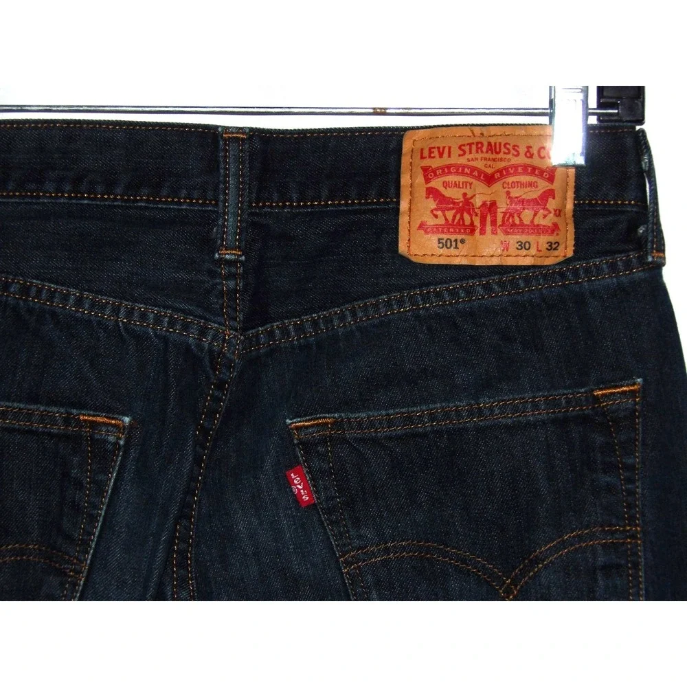 Levi's 501 100% Cotton Medium Wash Button Fly Straight Leg Jeans Men's 30 X 32